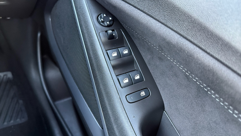 Vauxhall Crossland 1.2 Turbo Ultimate 5dr Petrol Hatchback